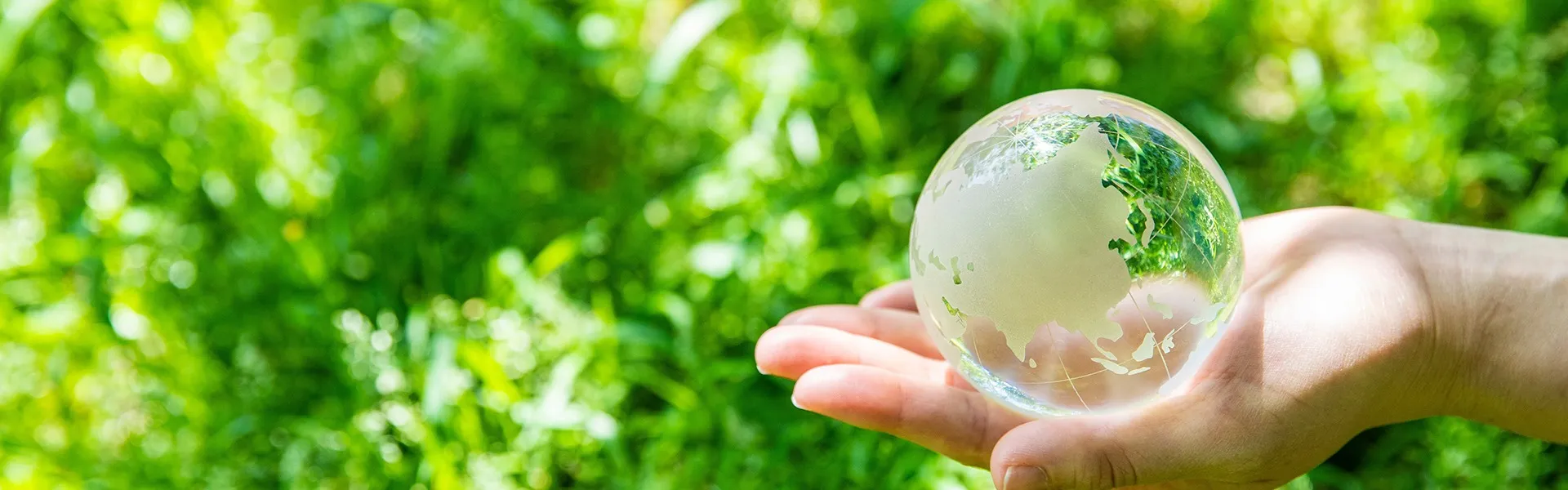 廃油をリサイクルする回収業者